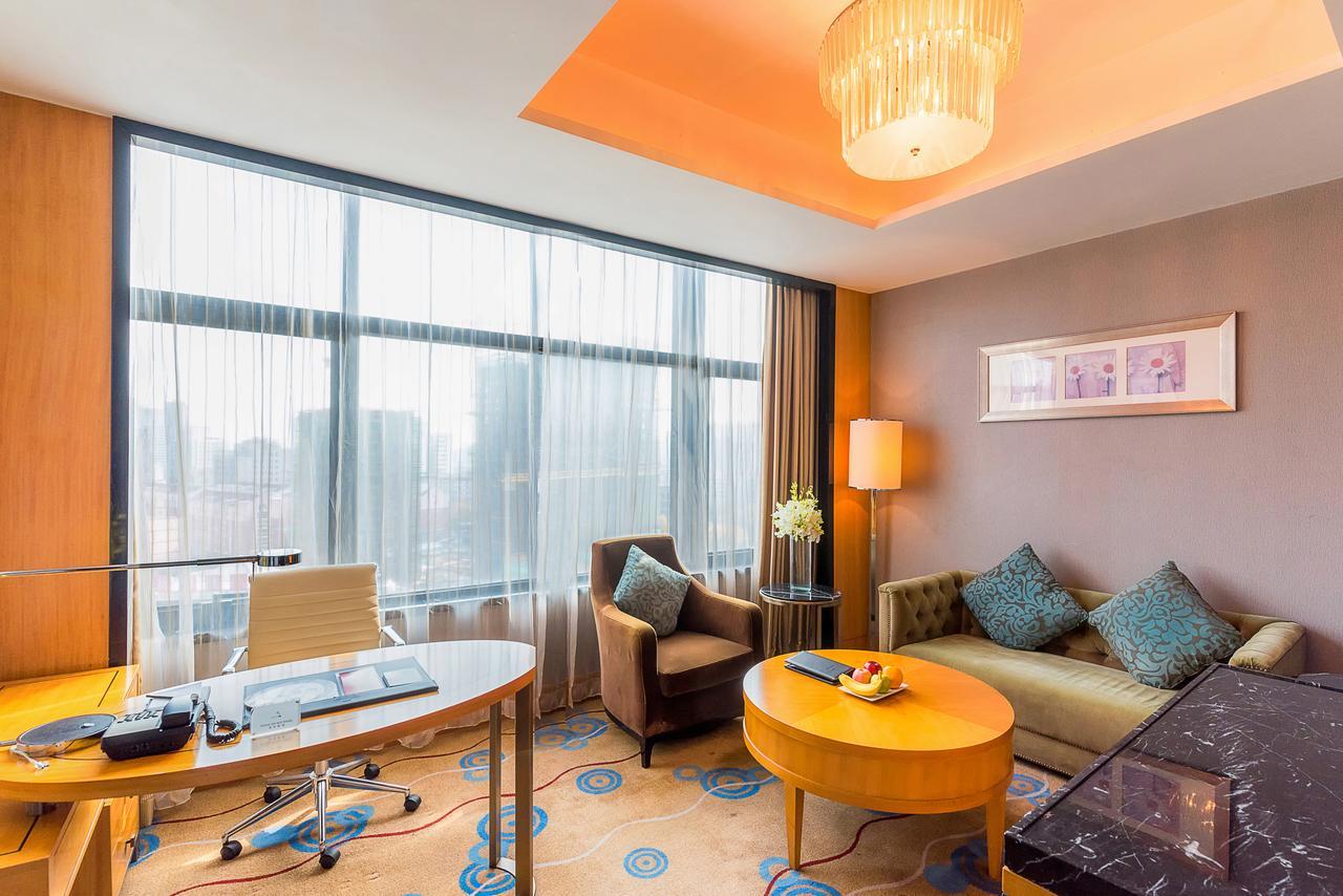 Howard Johnson Kaina Plaza Changzhou Čchang-čou Exteriér fotografie